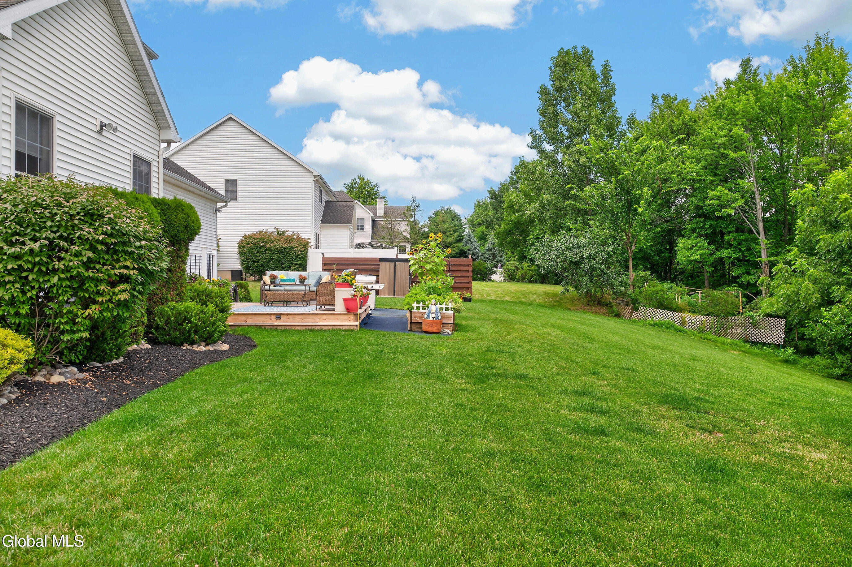 14 Ridgefield Way Watervliet NY 12189