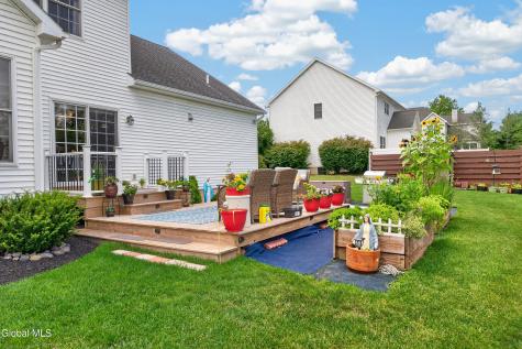 14 Ridgefield Way Watervliet NY 12189