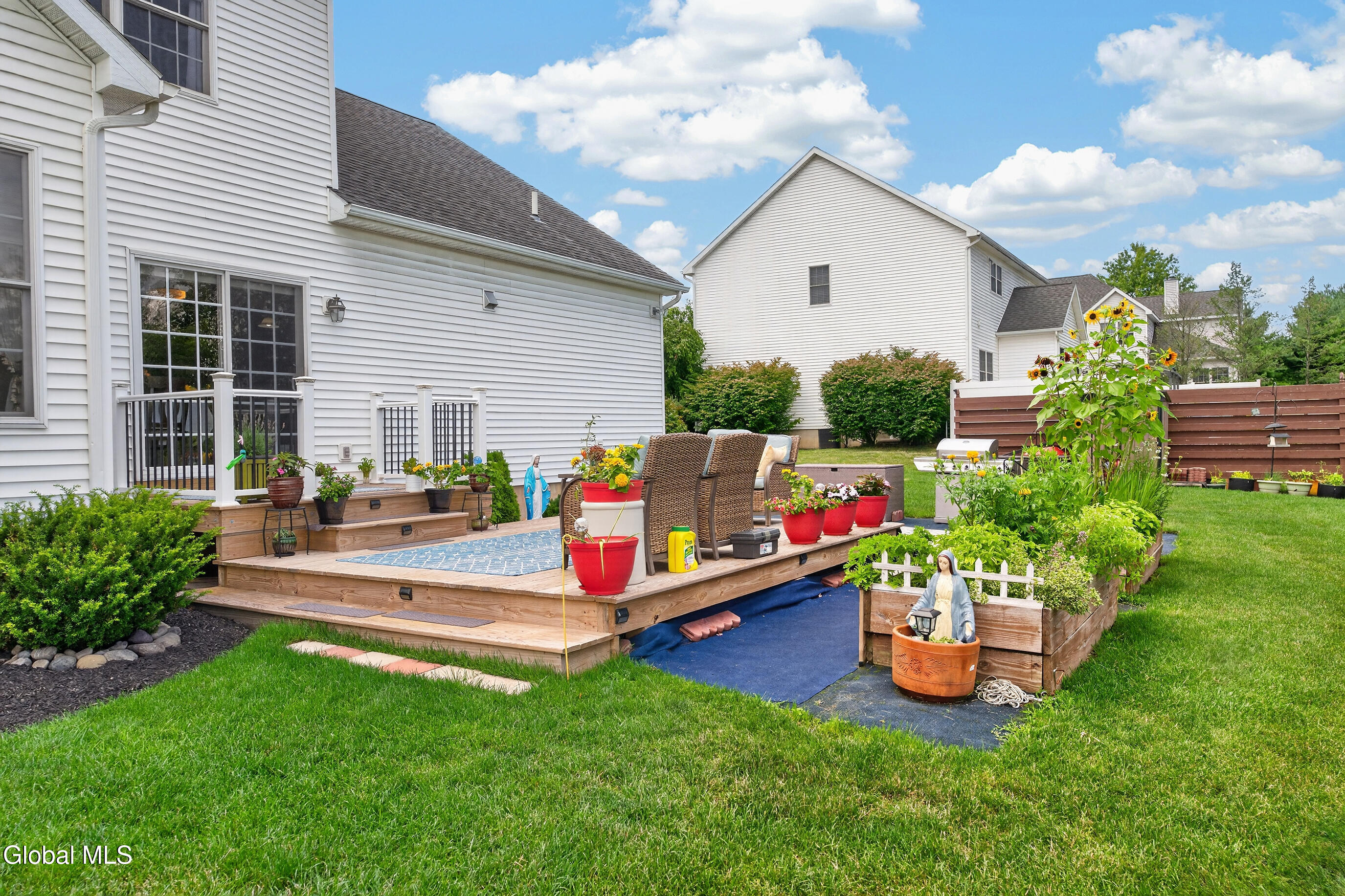 14 Ridgefield Way Watervliet NY 12189
