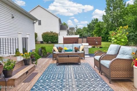 14 Ridgefield Way Watervliet NY 12189