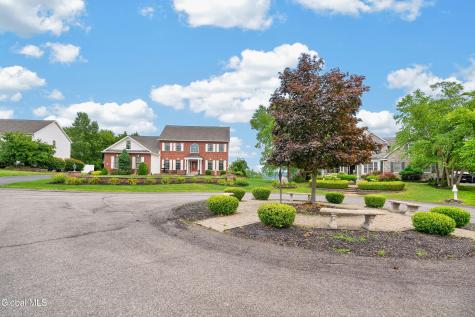 14 Ridgefield Way Watervliet NY 12189