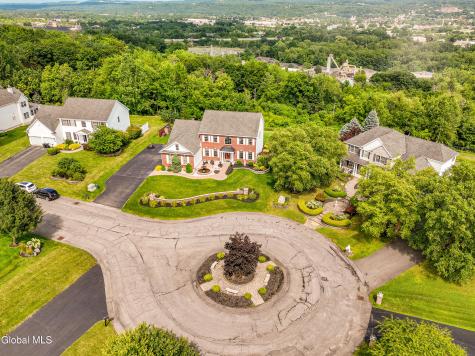 14 Ridgefield Way Watervliet NY 12189