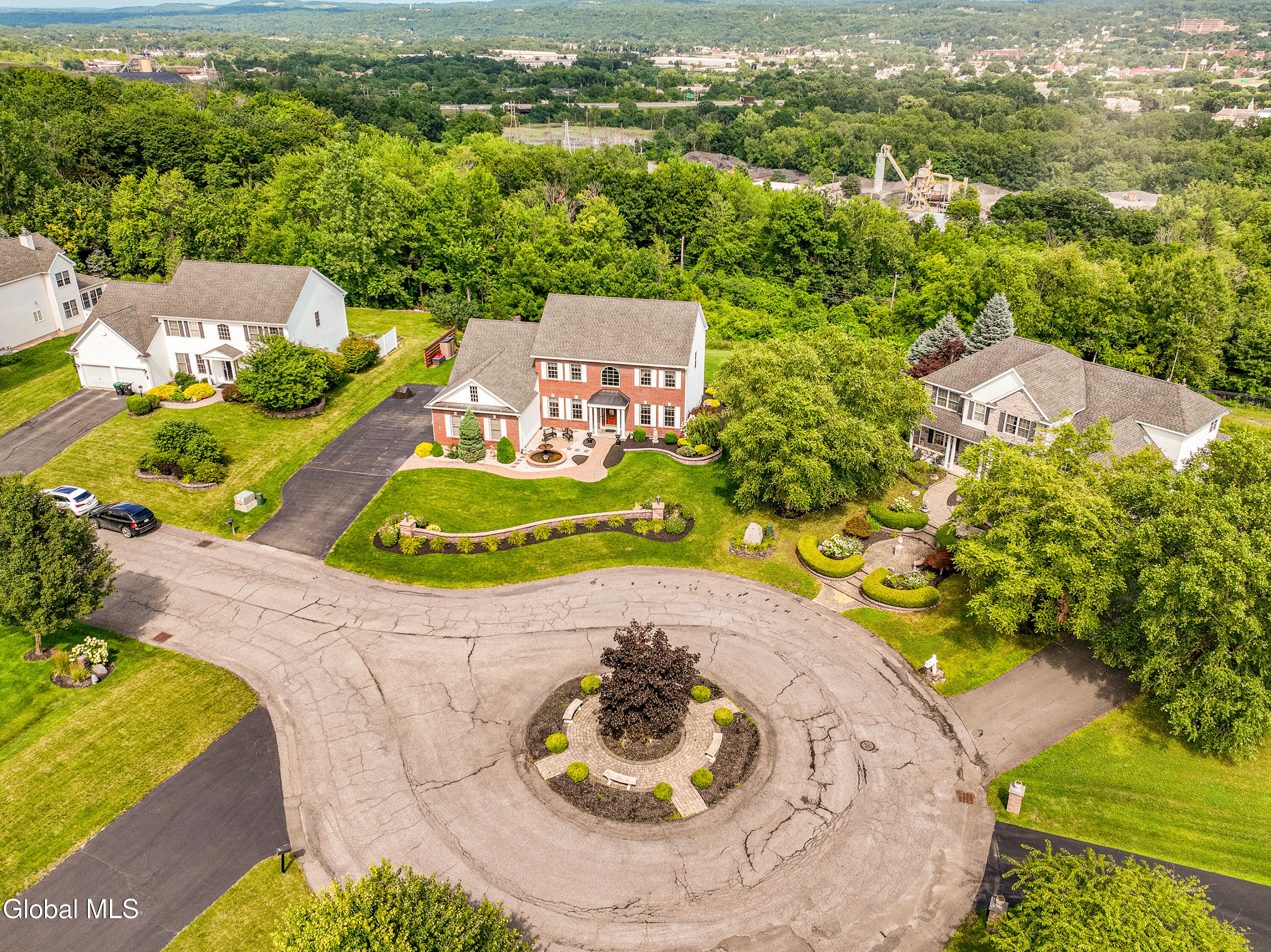 14 Ridgefield Way Watervliet NY 12189