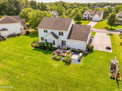 14 Ridgefield Way Watervliet NY 12189