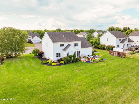14 Ridgefield Way Watervliet NY 12189