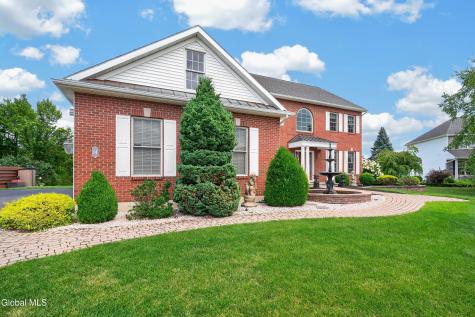 14 Ridgefield Way Watervliet NY 12189
