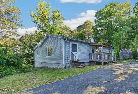 9 Hillcrest Avenue Gloversville NY 12078