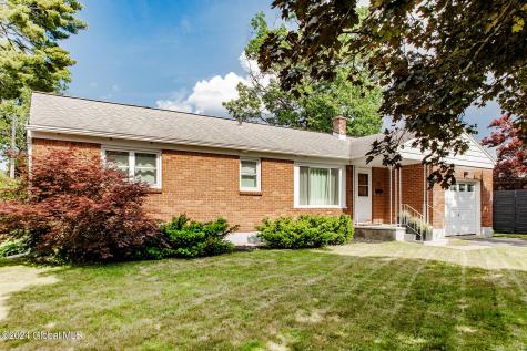 3 Benton Drive Saratoga Springs NY 12866
