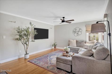 1550 Valencia Road Niskayuna NY 12309