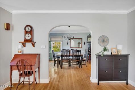 1550 Valencia Road Niskayuna NY 12309