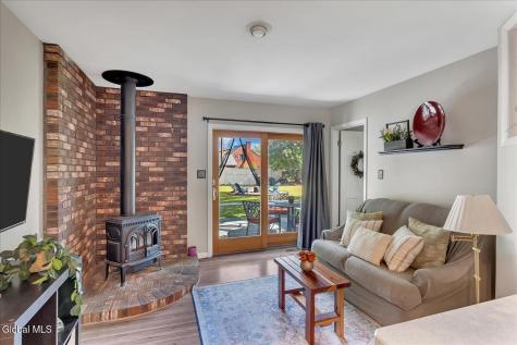 1550 Valencia Road Niskayuna NY 12309