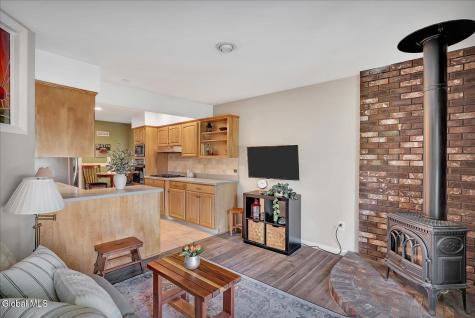 1550 Valencia Road Niskayuna NY 12309