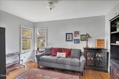 1550 Valencia Road Niskayuna NY 12309