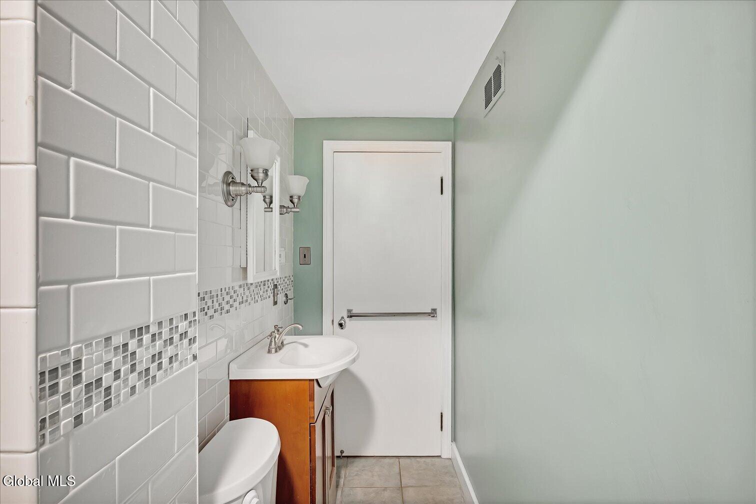 1550 Valencia Road Niskayuna NY 12309