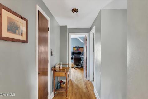 1550 Valencia Road Niskayuna NY 12309