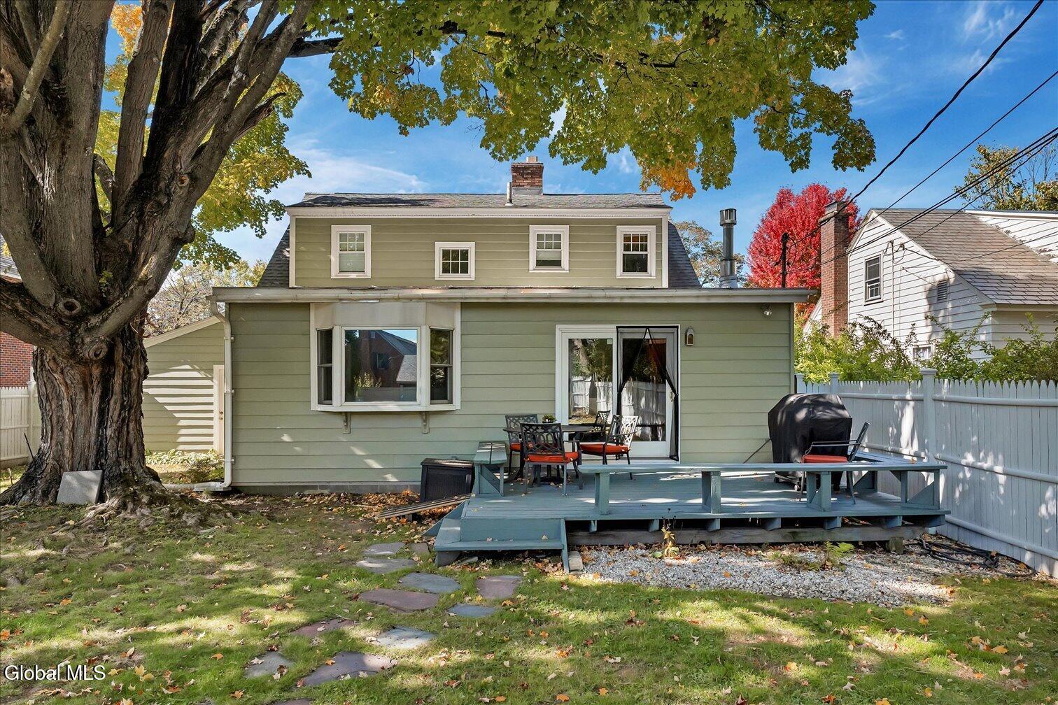1550 Valencia Road Niskayuna NY 12309