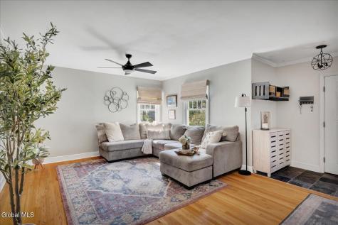1550 Valencia Road Niskayuna NY 12309