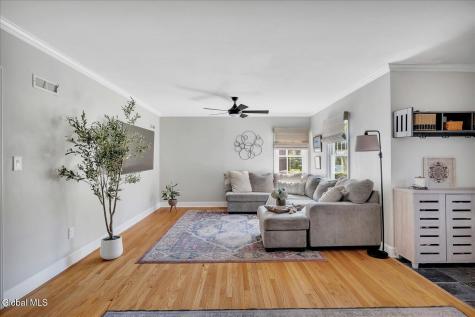 1550 Valencia Road Niskayuna NY 12309