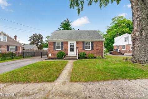 4 Eisenhower Court Colonie NY 12205