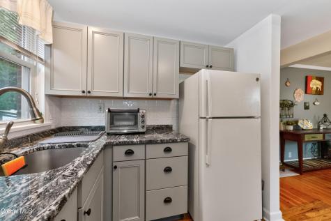 4 Eisenhower Court Colonie NY 12205