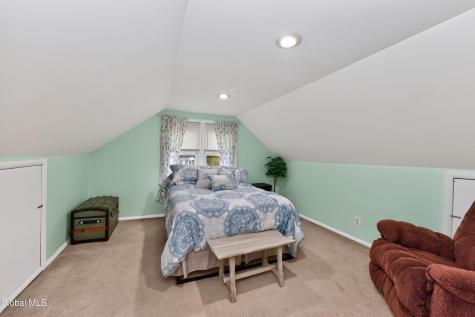 4 Eisenhower Court Colonie NY 12205