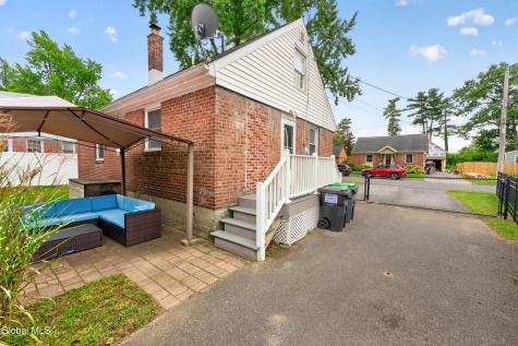 4 Eisenhower Court Colonie NY 12205