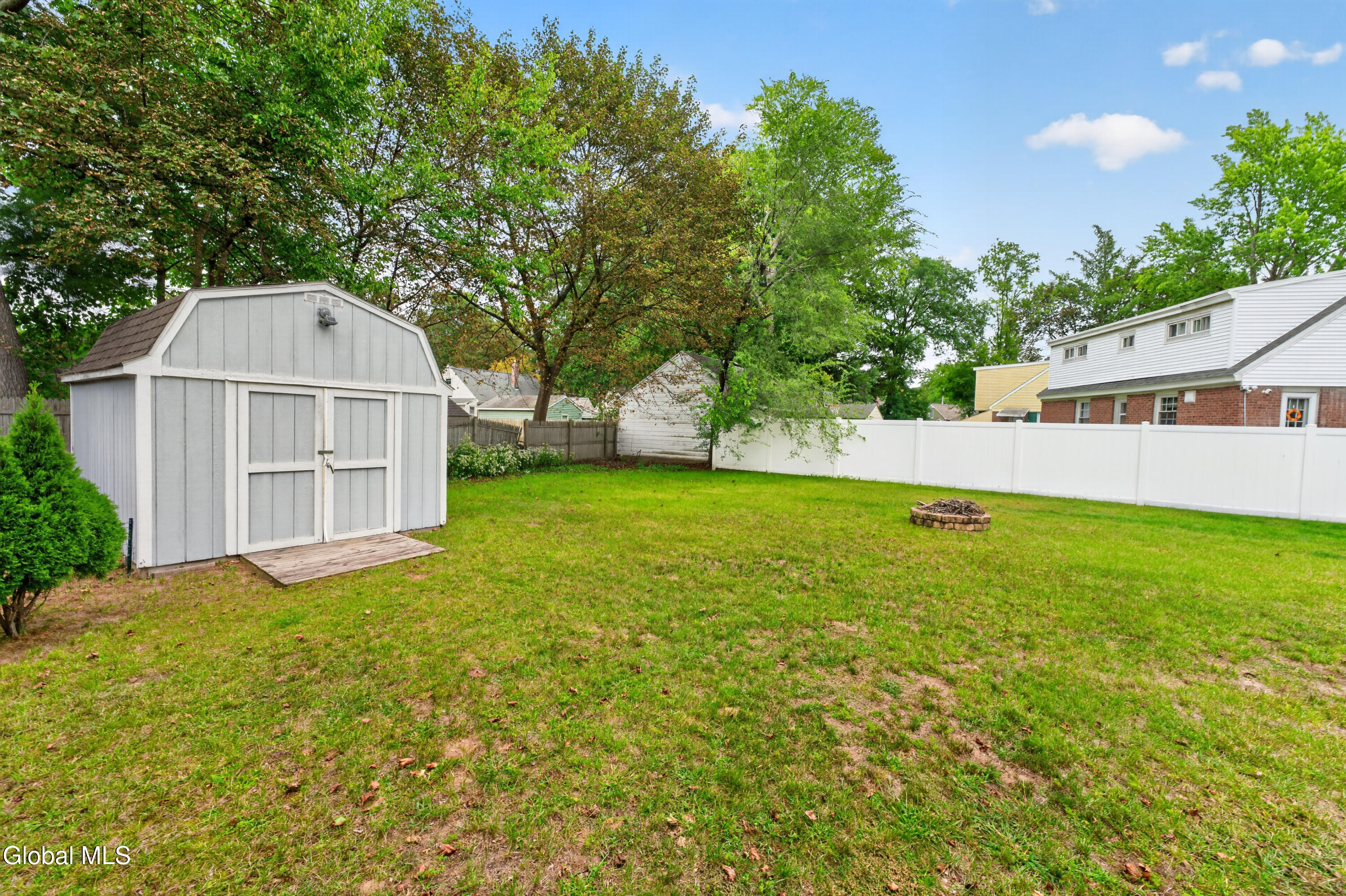 4 Eisenhower Court Colonie NY 12205
