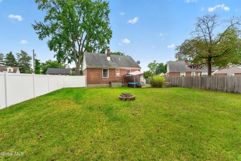 4 Eisenhower Court Colonie NY 12205