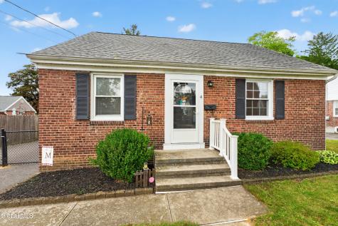 4 Eisenhower Court Colonie NY 12205