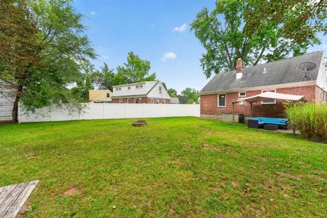 4 Eisenhower Court Colonie NY 12205