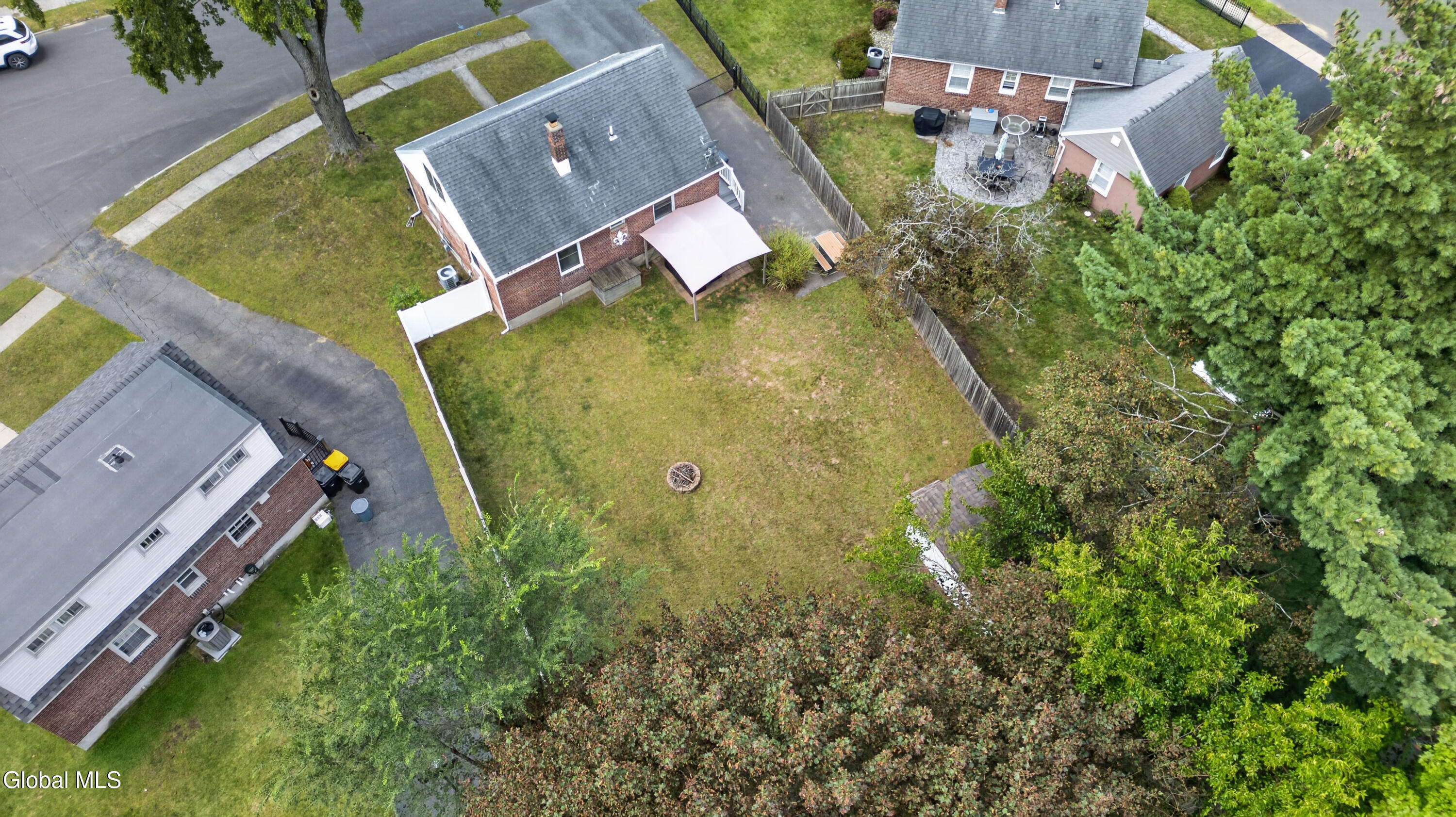 4 Eisenhower Court Colonie NY 12205