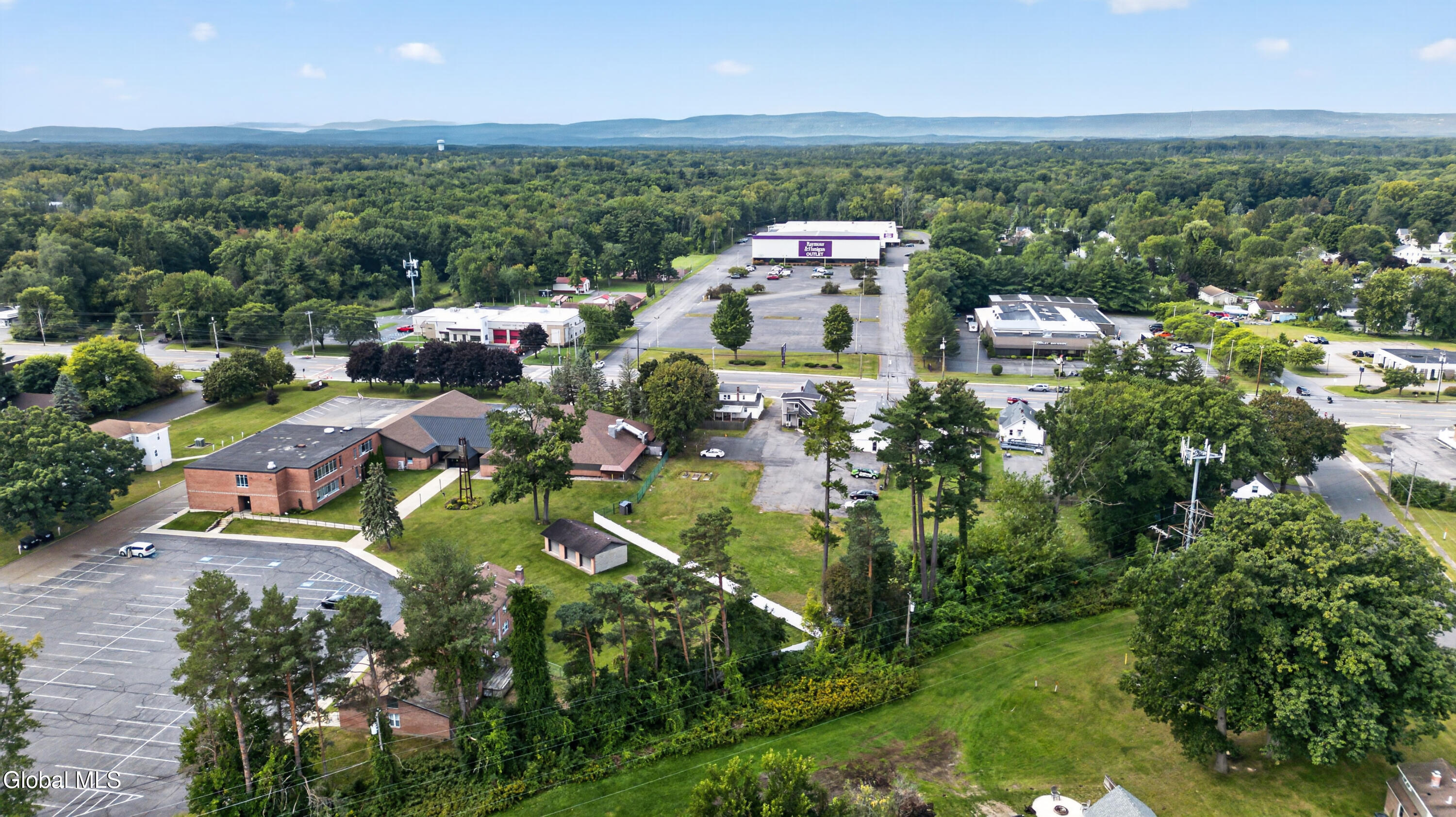 4 Eisenhower Court Colonie NY 12205