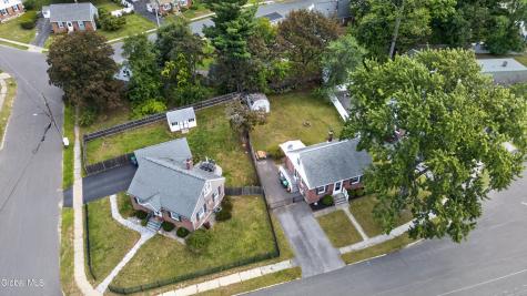 4 Eisenhower Court Colonie NY 12205