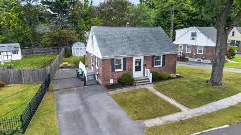 4 Eisenhower Court Colonie NY 12205
