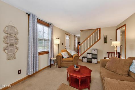 4 Eisenhower Court Colonie NY 12205
