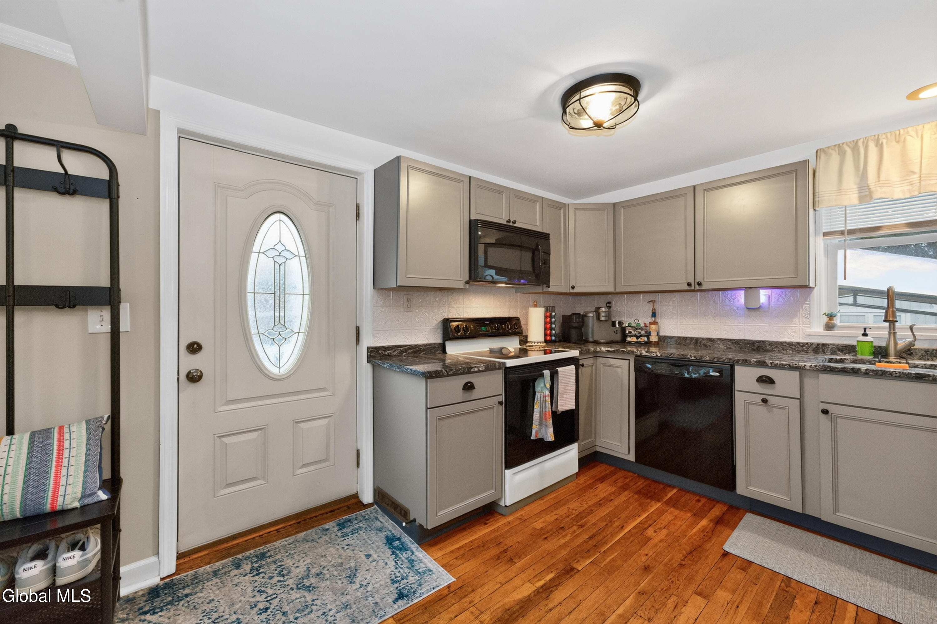 4 Eisenhower Court Colonie NY 12205