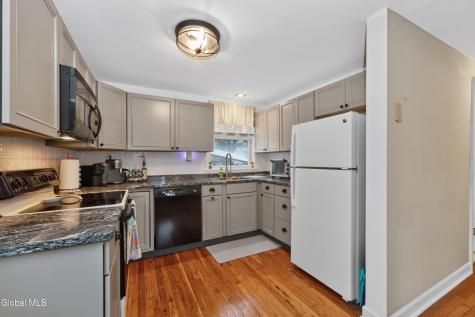 4 Eisenhower Court Colonie NY 12205