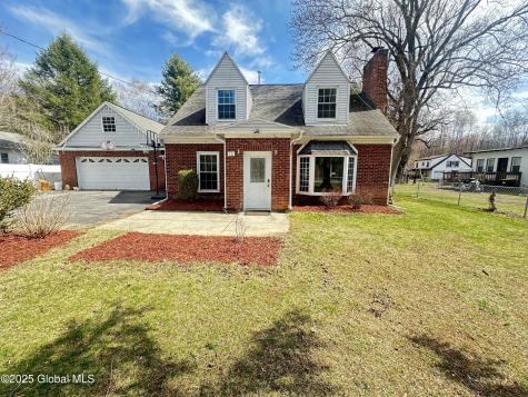 16 Morris Road Schenectady NY 12304
