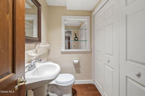 2284 Berkley Avenue Niskayuna NY 12309