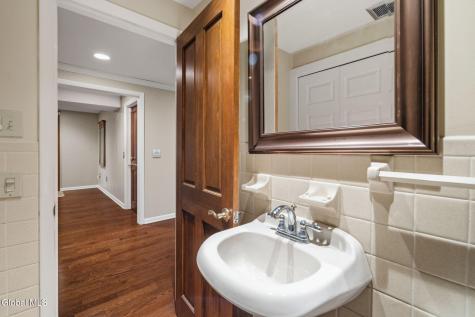 2284 Berkley Avenue Niskayuna NY 12309