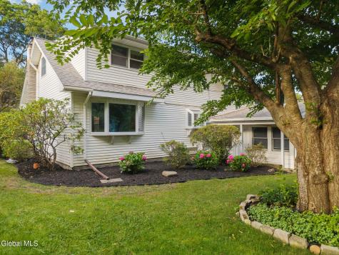 2284 Berkley Avenue Niskayuna NY 12309