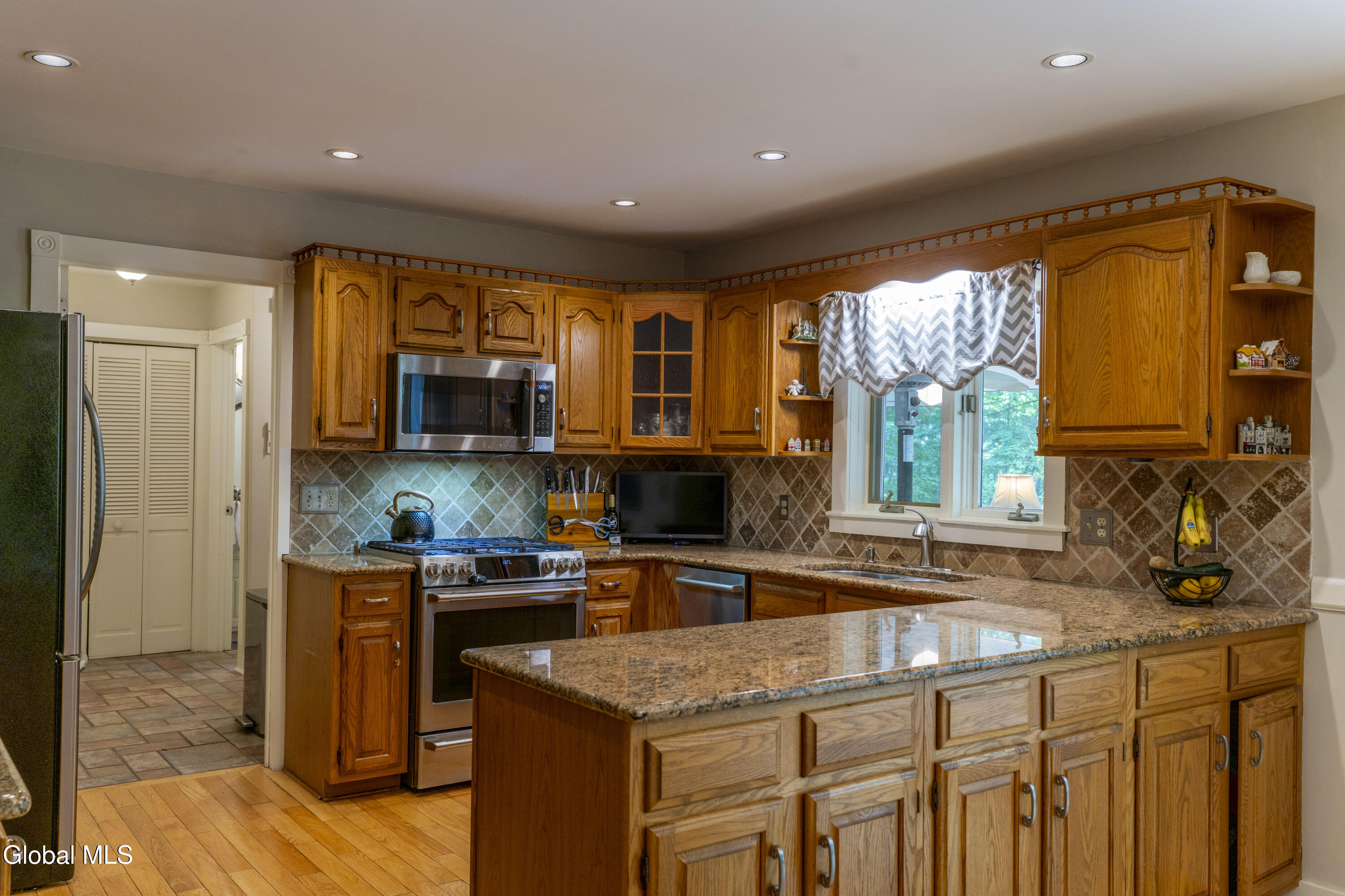 7 Lakeview Drive Gansevoort NY 12831