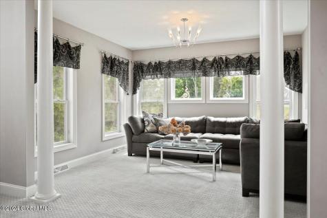 9 Avallon Way Altamont NY 12009