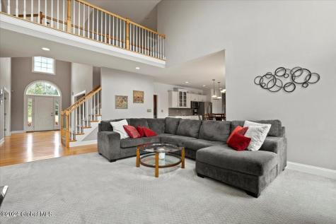 9 Avallon Way Altamont NY 12009