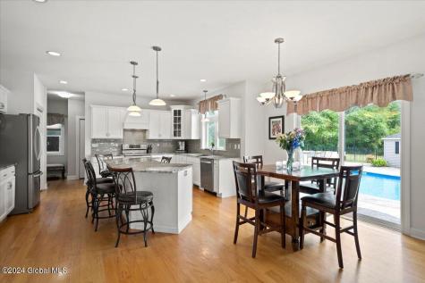 9 Avallon Way Altamont NY 12009