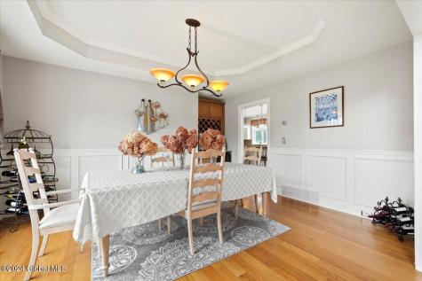 9 Avallon Way Altamont NY 12009