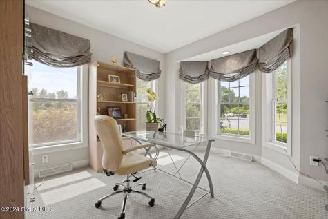 9 Avallon Way Altamont NY 12009