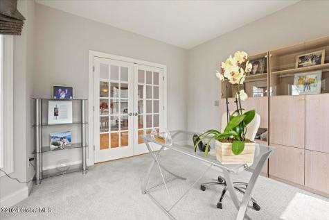 9 Avallon Way Altamont NY 12009