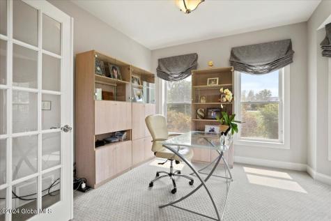 9 Avallon Way Altamont NY 12009