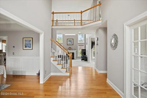 9 Avallon Way Altamont NY 12009